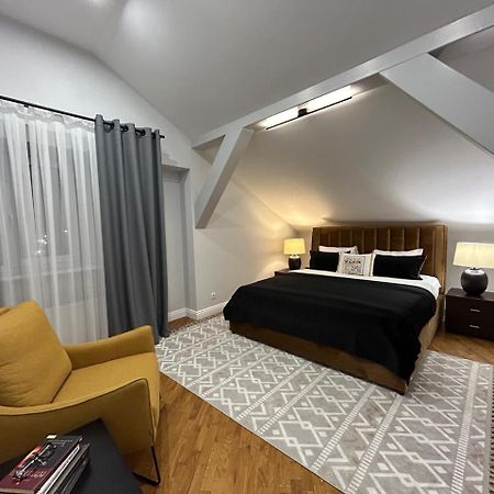 Seveneleven Apartments Chernivtsi Luaran gambar