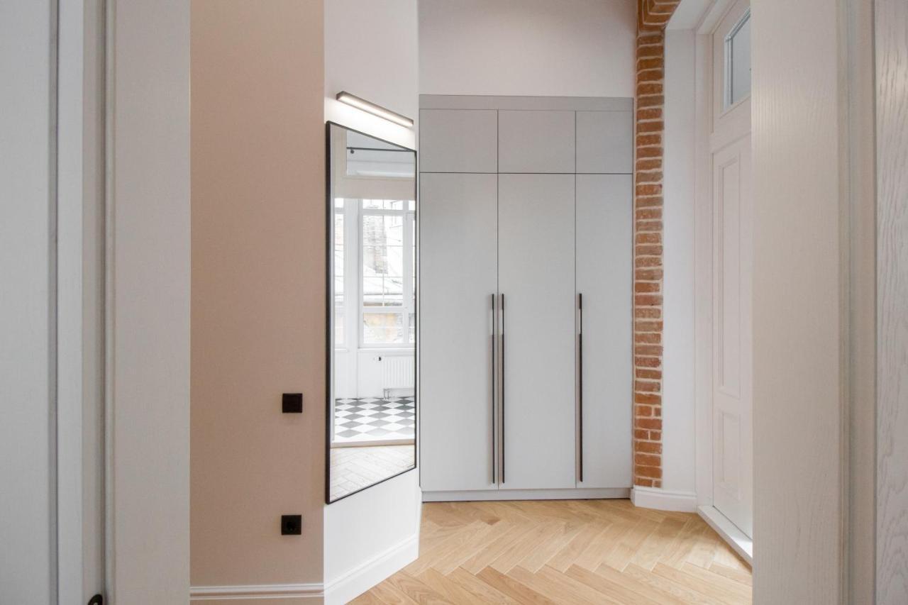 Seveneleven Apartments Chernivtsi Luaran gambar