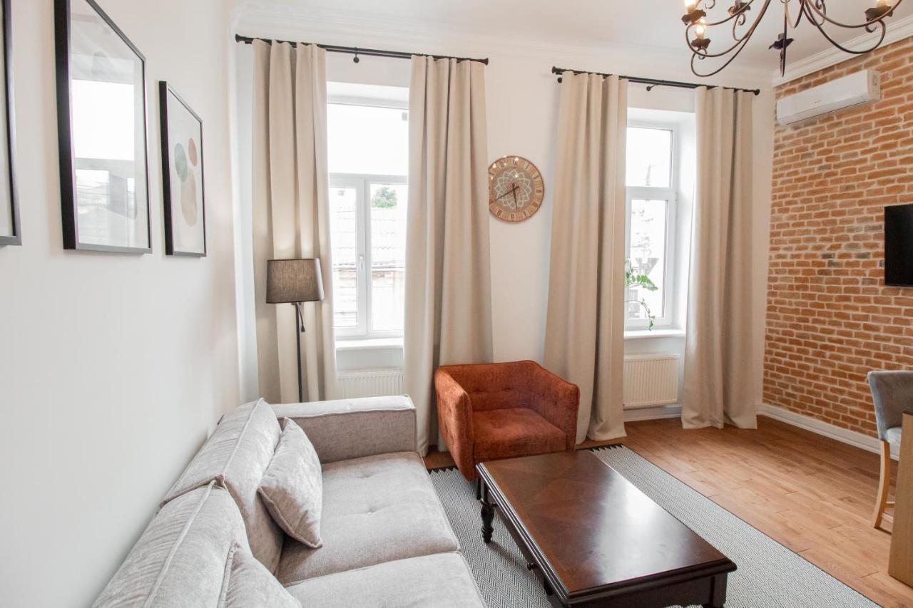 Seveneleven Apartments Chernivtsi Luaran gambar