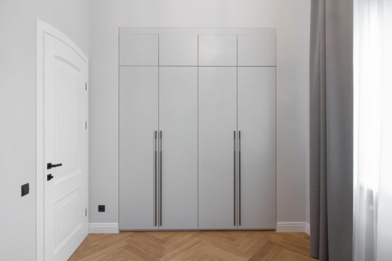 Seveneleven Apartments Chernivtsi Luaran gambar