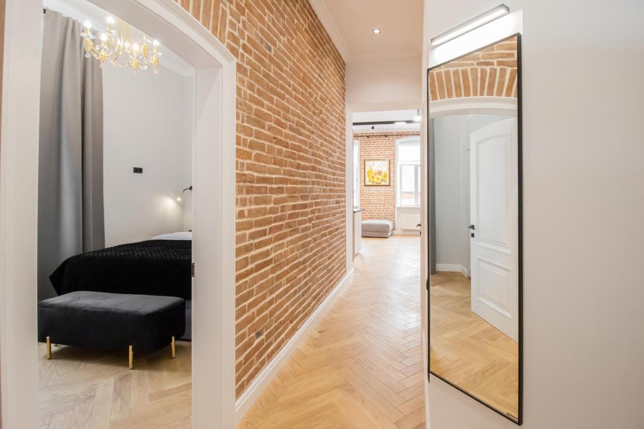Seveneleven Apartments Chernivtsi Luaran gambar
