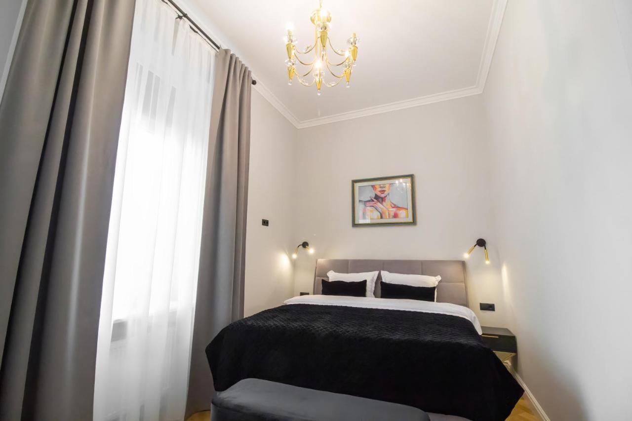 Seveneleven Apartments Chernivtsi Luaran gambar