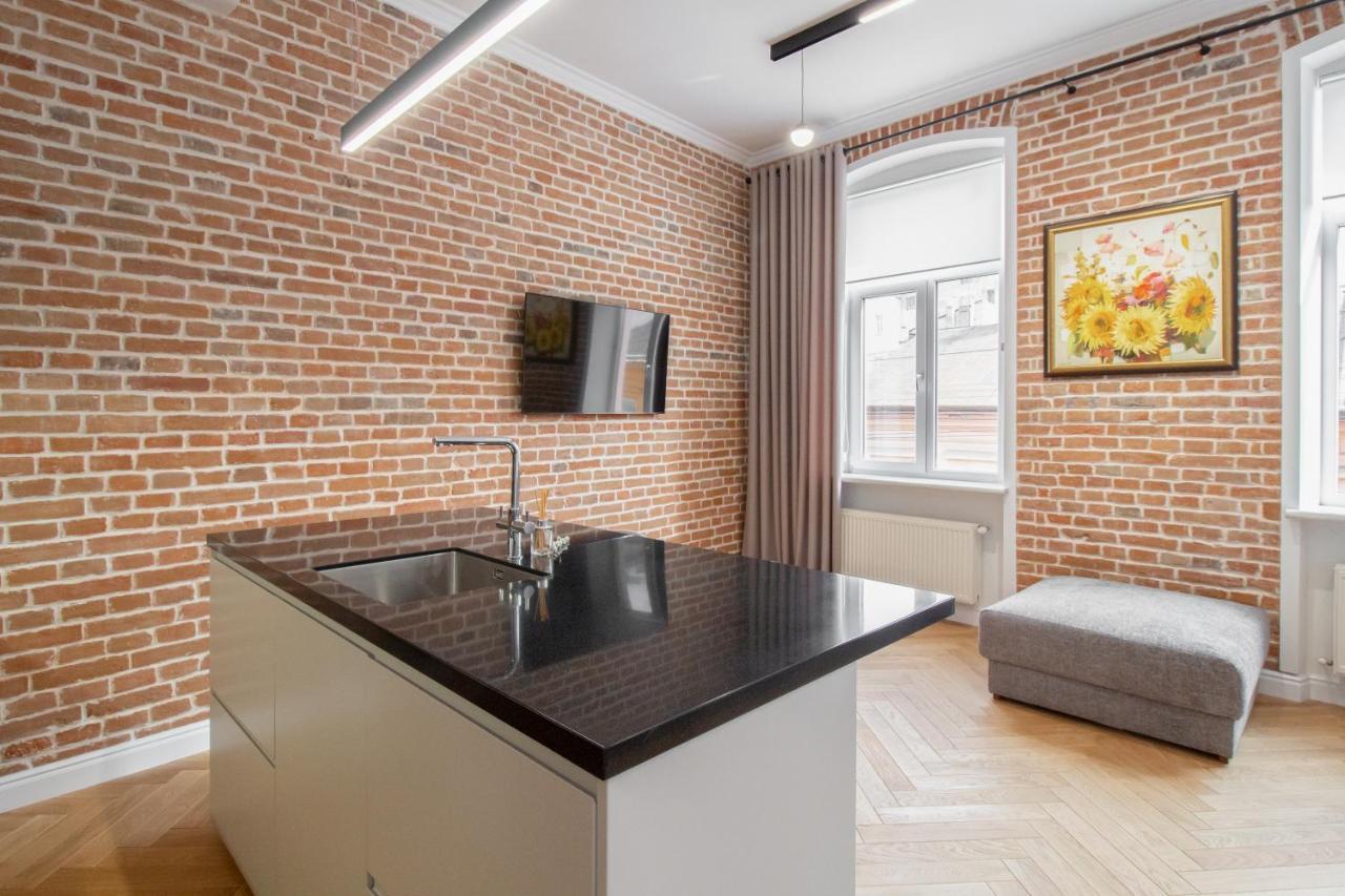 Seveneleven Apartments Chernivtsi Luaran gambar