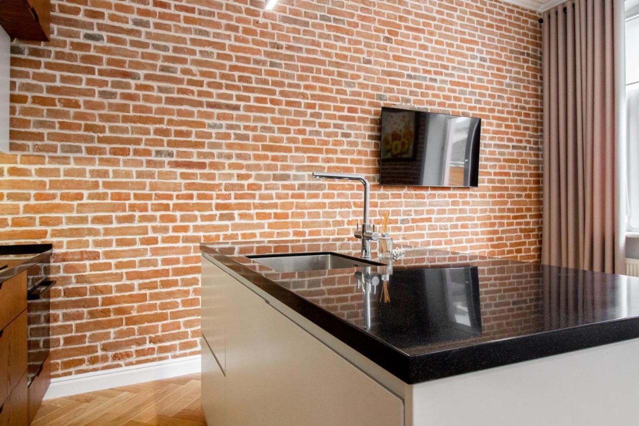 Seveneleven Apartments Chernivtsi Luaran gambar
