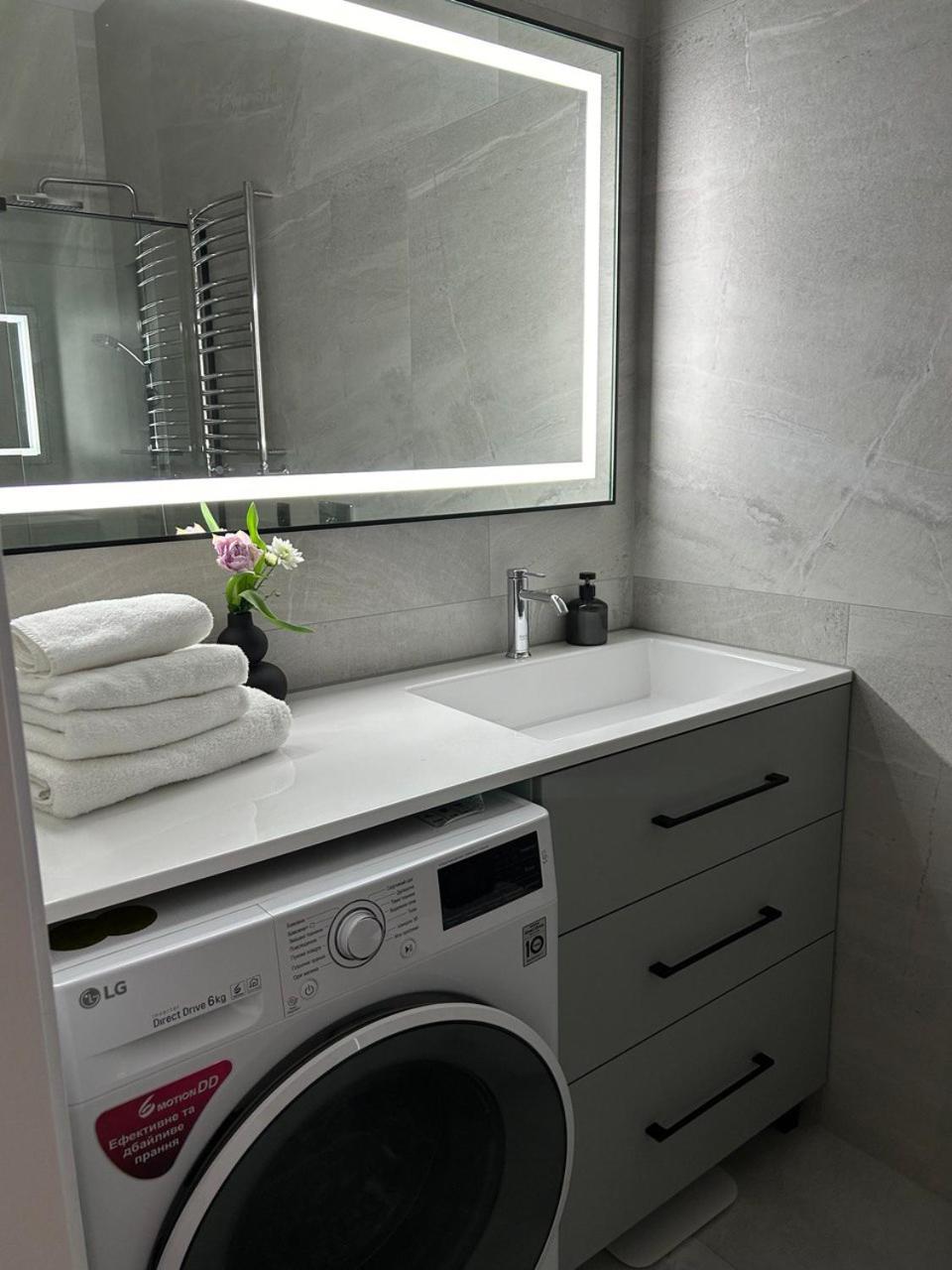 Seveneleven Apartments Chernivtsi Luaran gambar