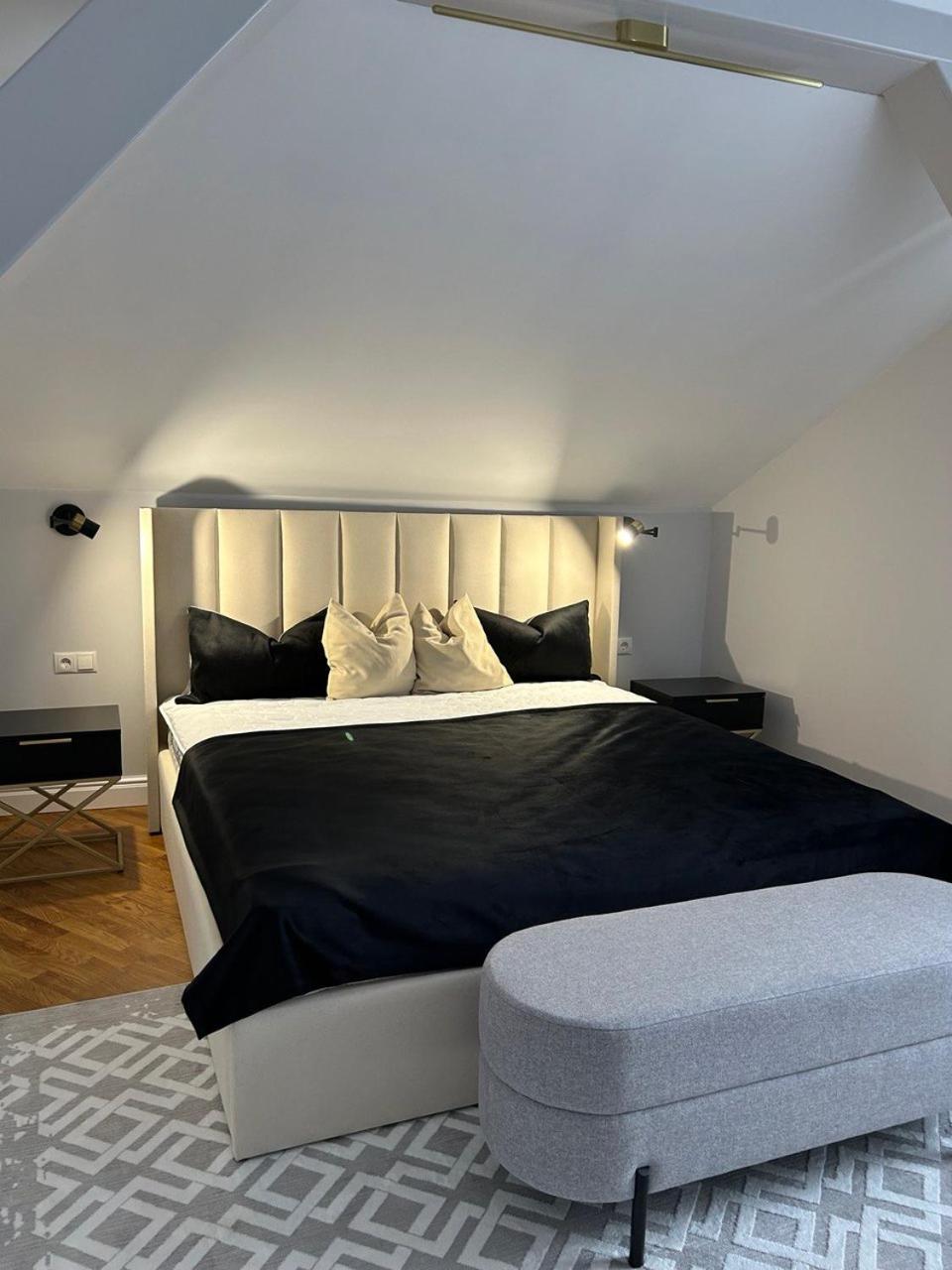 Seveneleven Apartments Chernivtsi Luaran gambar